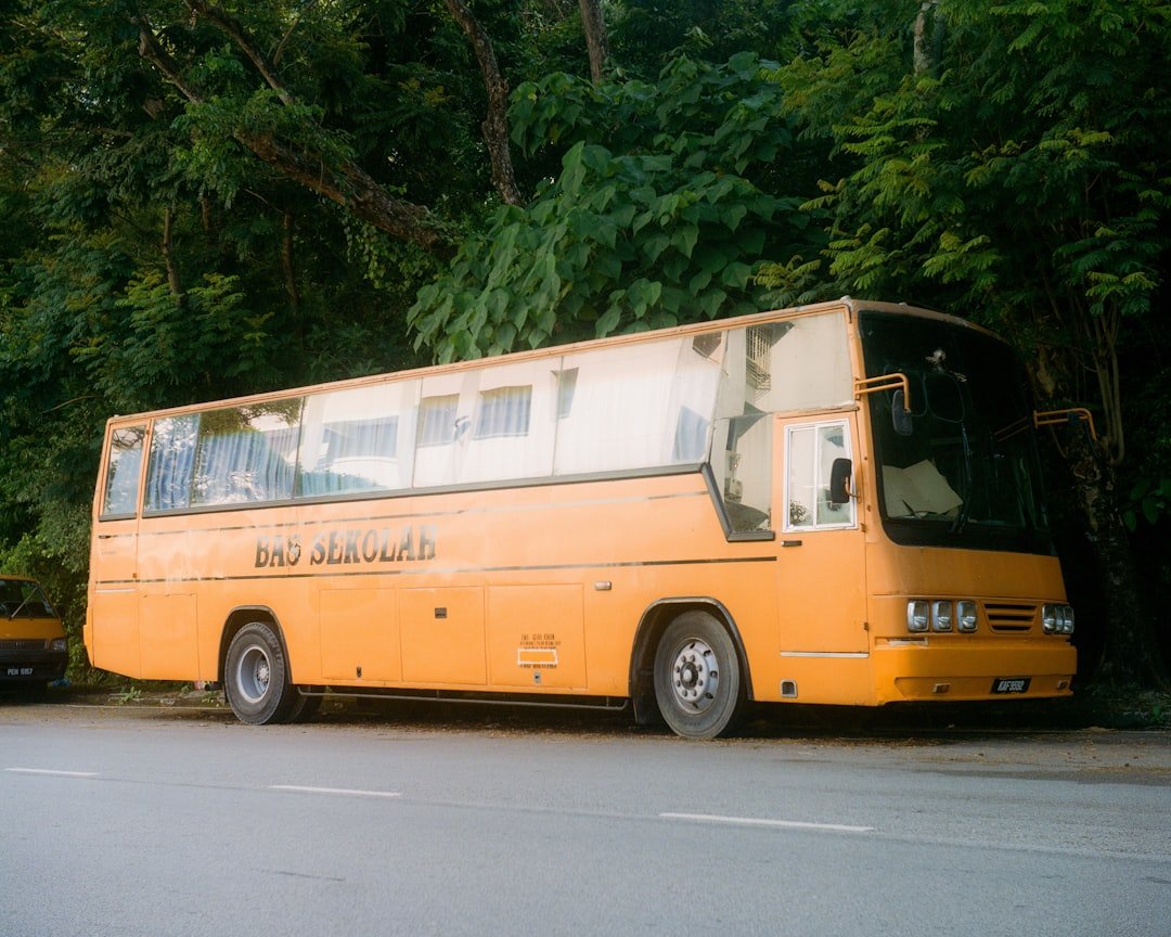 Ônibus rodoviário estacionado